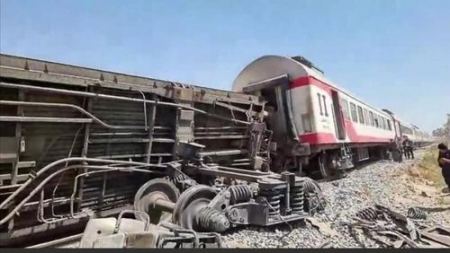 كارثة في مصر: مصرع 32 مواطنا وإصابة 66 آخرين في حادث تصادم قطارين بمركز طهطا، بمحافظة سوهاج.
